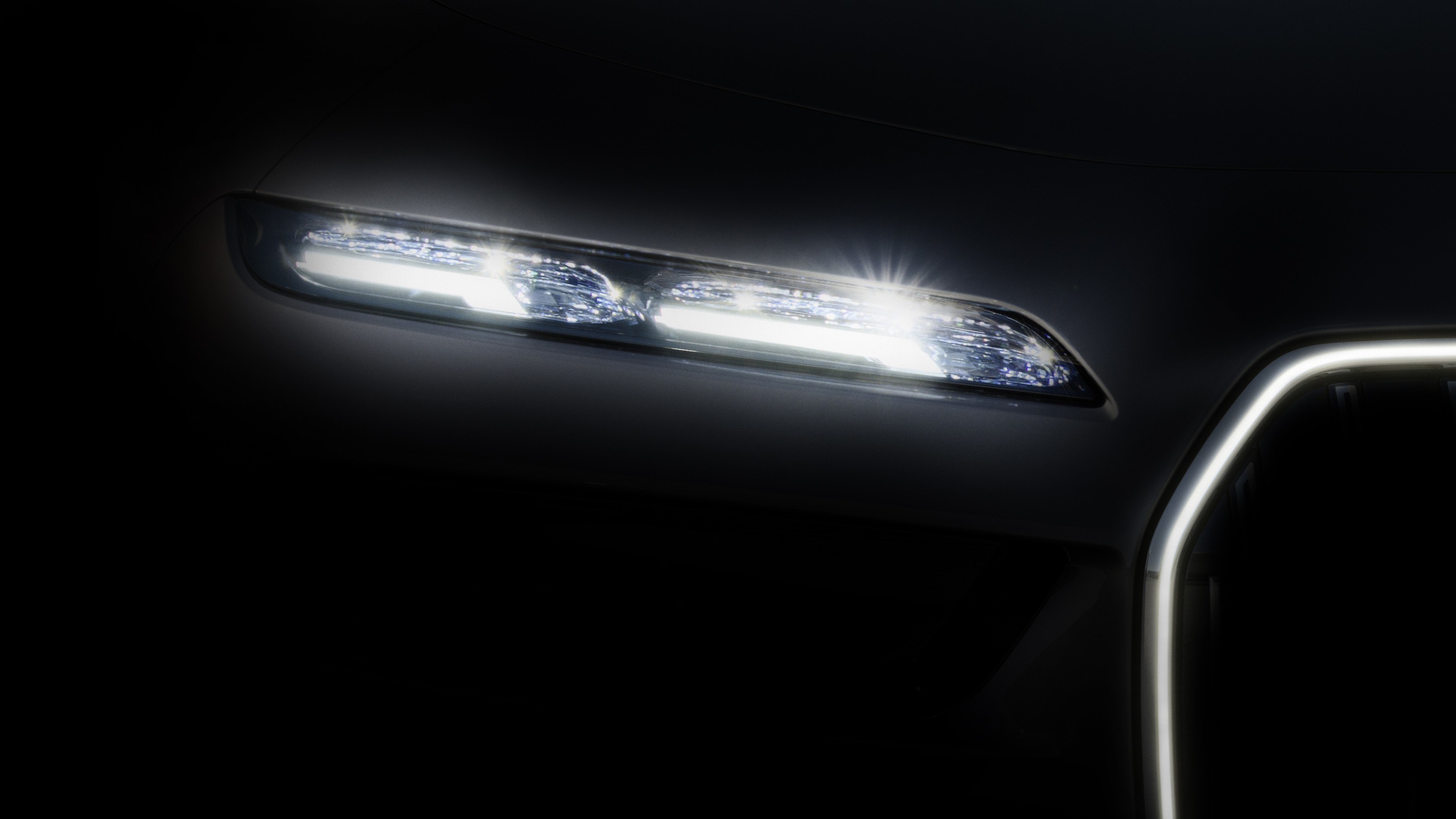 全新一代BMW 7系4月全球首发 纯电动BMW i7同步亮相